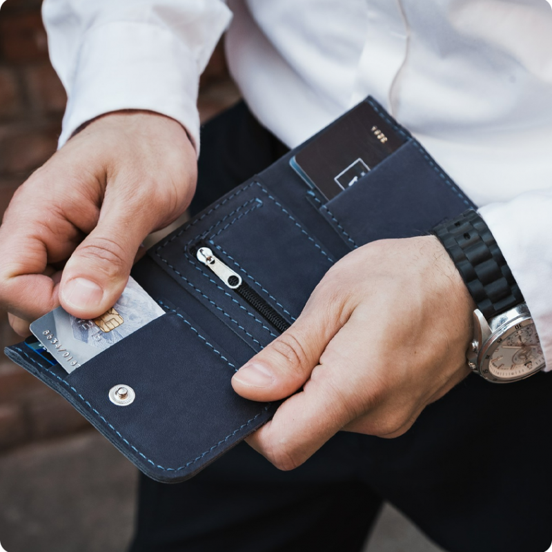 Minimalist vs. Statement Accessories: Which Suits You Best?
